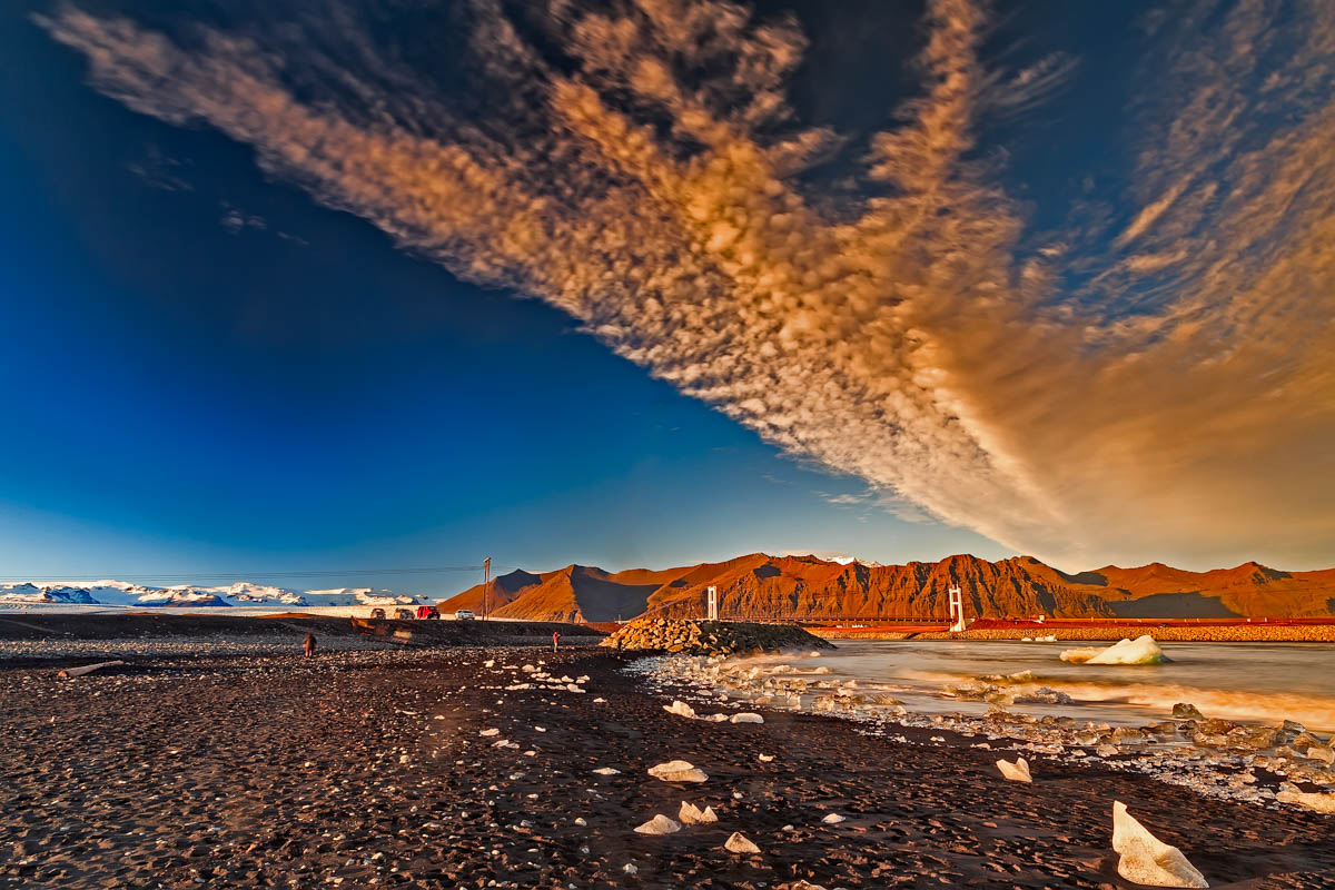 AB4W5379-Edit.jpg : Black Sand Beach