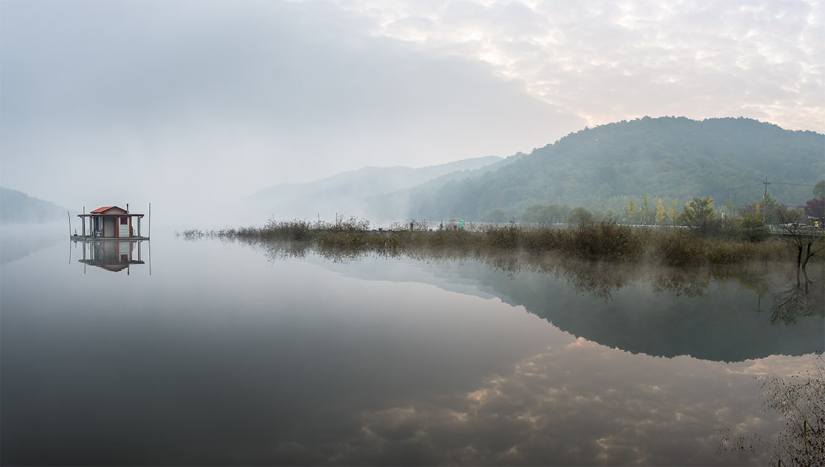 _DSC5648-rrPanonhss.jpg : a foggy morning