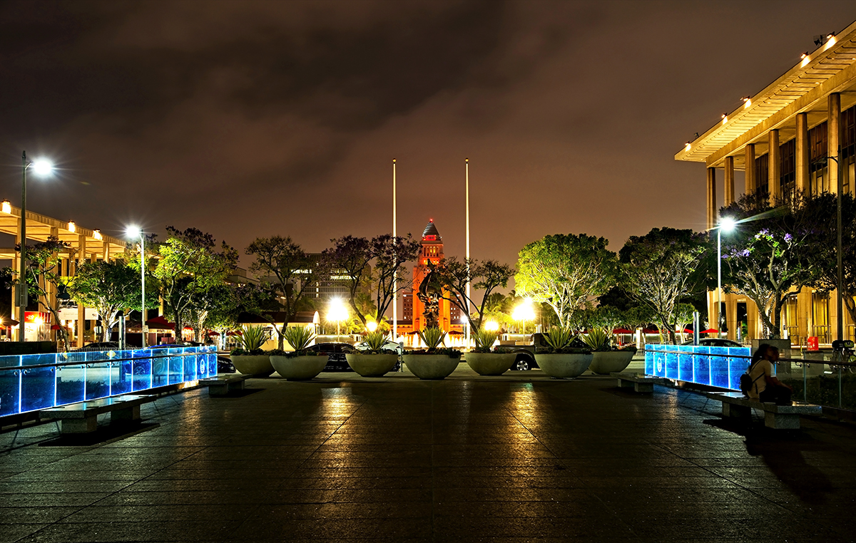 DSC_2947 copy PS Crop 1200px .jpg : Cloud covers the City Hall