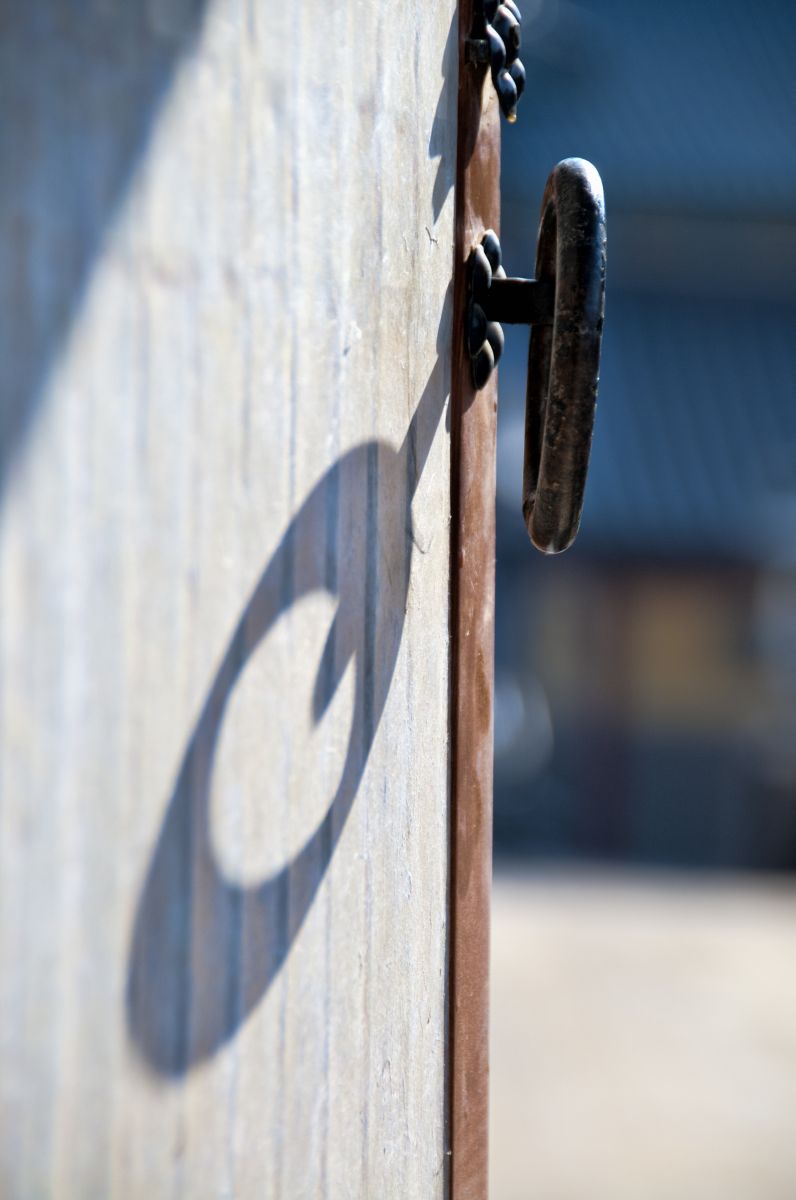 _DSC3521-2.jpg : A Temple Door Knob 1