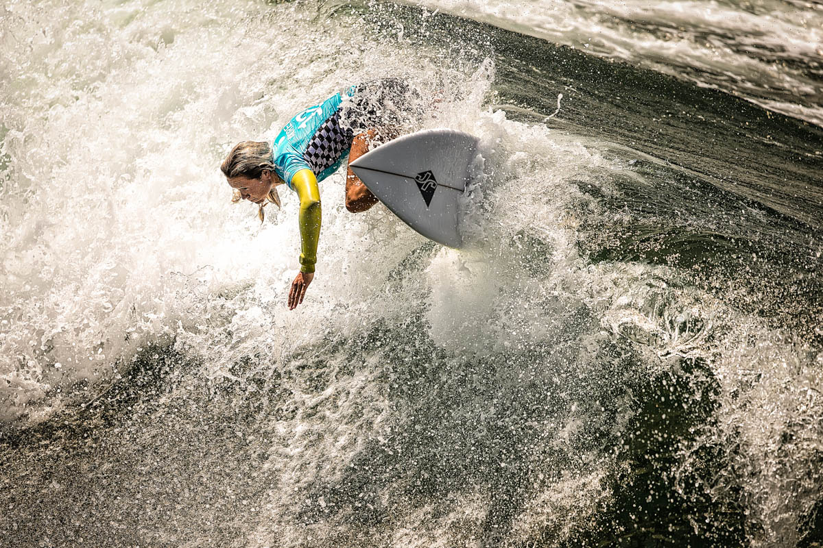 AB4W2880-Edit.jpg : Vans US Open of Surfing 2016
