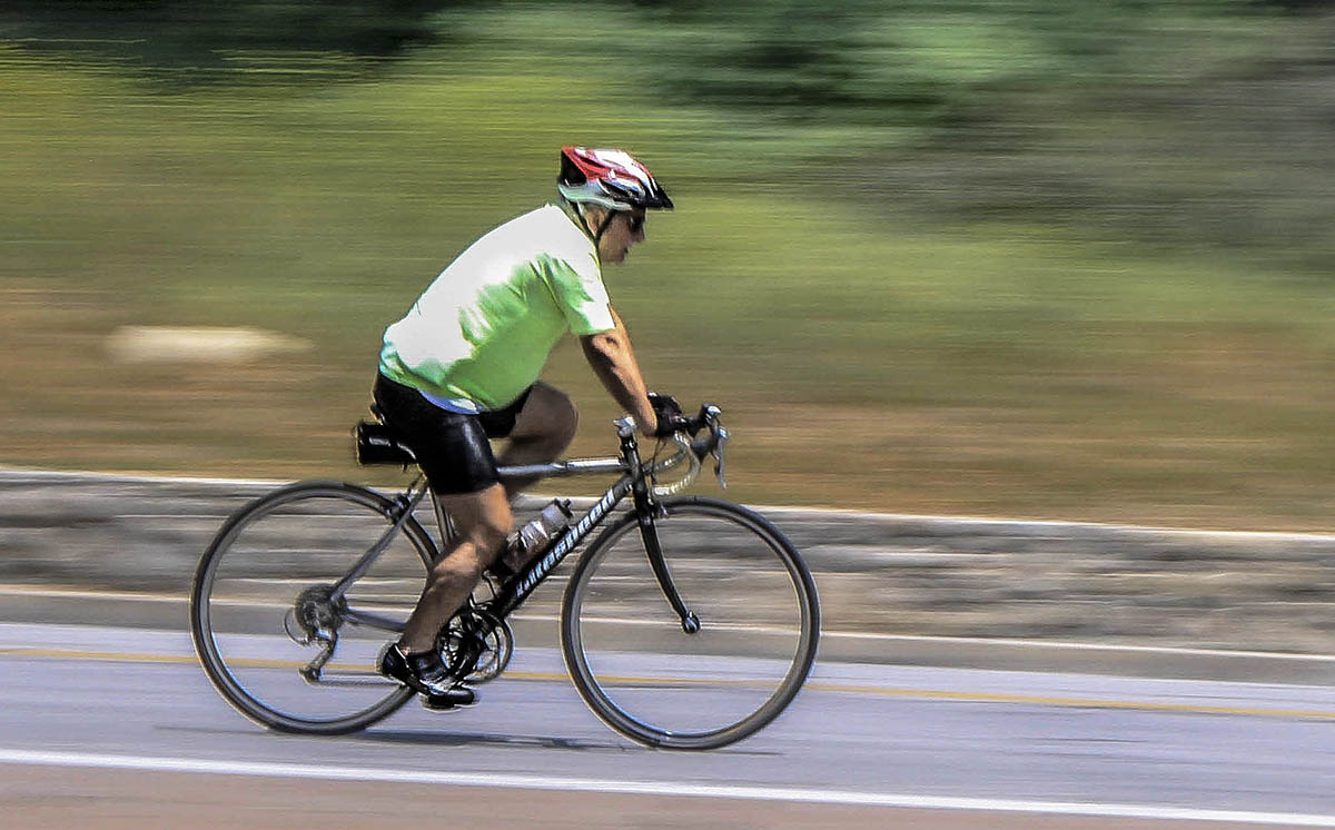 CX2A2086-2a.jpg : Panning Shot...