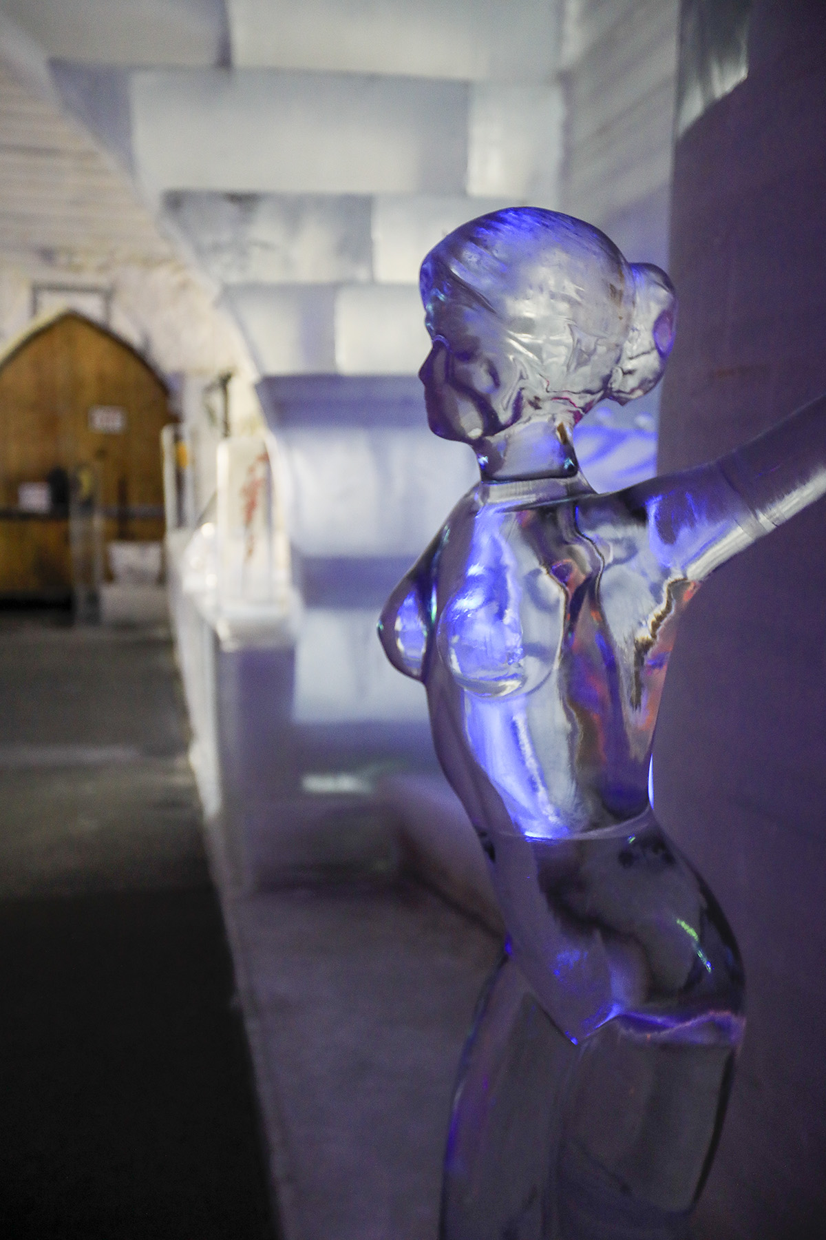 _L4A1090-1a.jpg : ICE MUSIUM